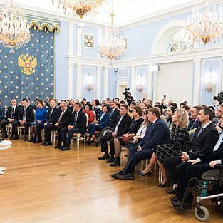 Минтруд подумает о выплате пособий работающим родителям детей-инвалидов Минтруд подумает о выплате пособий работающим родителям детей-инвалидов