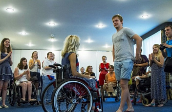Молодежь с инвалидностью училась театральному мастерству