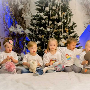 Дети с синдромом Дауна приняли участие в фотосессии «Вместе мы сильнее»