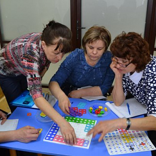 Специалисты алтайского «Солнечного Круга» провели тренинг для педагогов Специалисты алтайского «Солнечного Круга» провели тренинг для педагогов