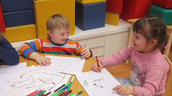 Вопрос логопеду: Как рисование может помочь в развитии речи?