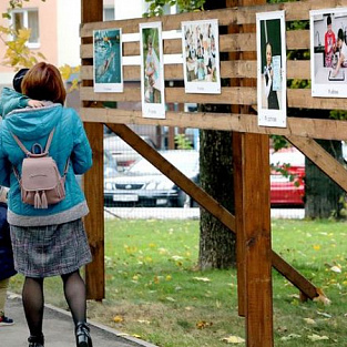 Хромосома лишняя, люди – нет.  В Белгороде открылась фотовыставка «Я не лишний» 