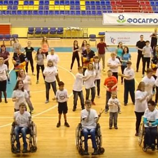 В Череповце прошел танцевальный флешмоб для детей-инвалидов