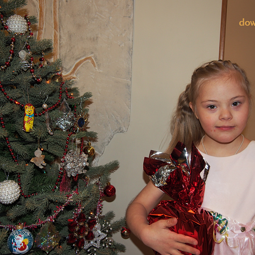 Выпускница Даунсайд Ап 2013 года Полина, 9 лет