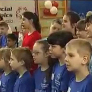 Звезды спорта сыграли в футбол с воспитанниками школы-интерната Звезды спорта сыграли в футбол с воспитанниками школы-интерната