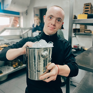Благотворительный бранч в Saperavi Cafe - кофе и хинкали от людей с синдромом Дауна Благотворительный бранч в Saperavi Cafe - кофе и хинкали от людей с синдромом Дауна