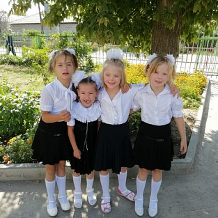 Приемные дети с синдромом Дауна в большой семье Алешиных