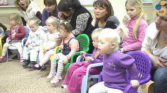 Занятие в группе социальной адаптации детей 2-3 лет