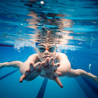 Благотворительный фонд "Синдром Любви" открывает запись на бесплатные занятия по плаванию для детей с синдромом Дауна 