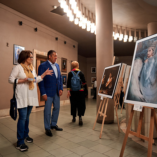 Премия через объектив фотоаппарата