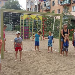 В Омске дети с синдромом Дауна учатся играть в футбол В Омске дети с синдромом Дауна учатся играть в футбол