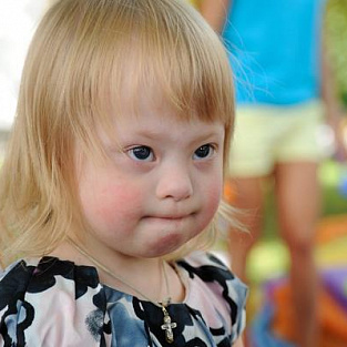 Даунсайд Ап продолжает реализацию программы по профилактике социального сиротства детей с синдромом Дауна