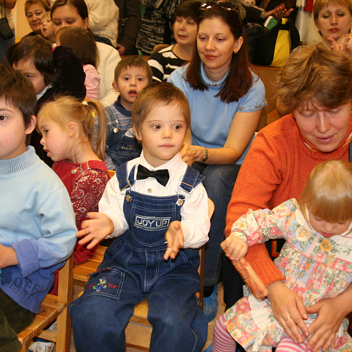 Праздник начала учебного года в сентябре 2006 года (из архива фонда)