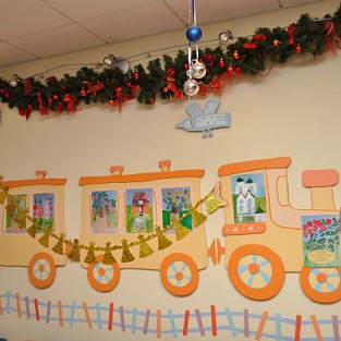 Волонтеры создали в Даунсайд Ап новогоднее настроение